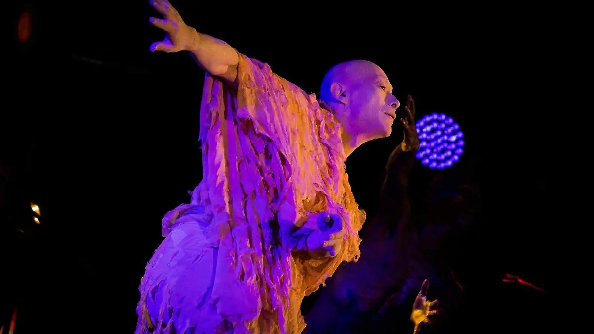 Puesta escénica del artista japonés Ichikahara Akihito