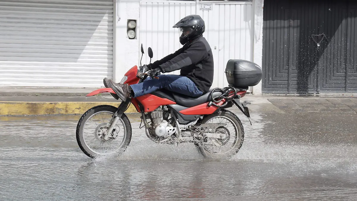 motociclista ferm