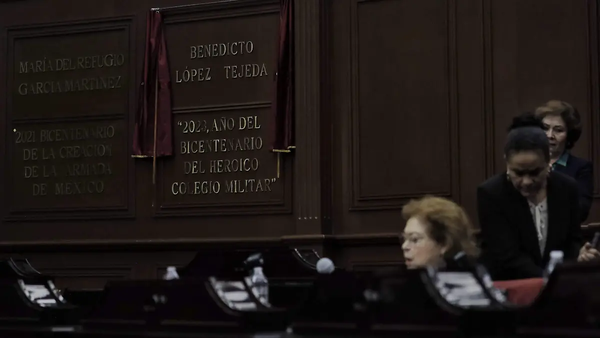 Benedicto López Tejeda en letras de oro en el pleno del Congreso