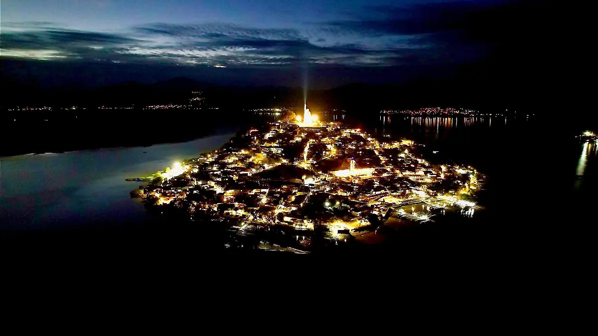 Iluminación en Janitzio