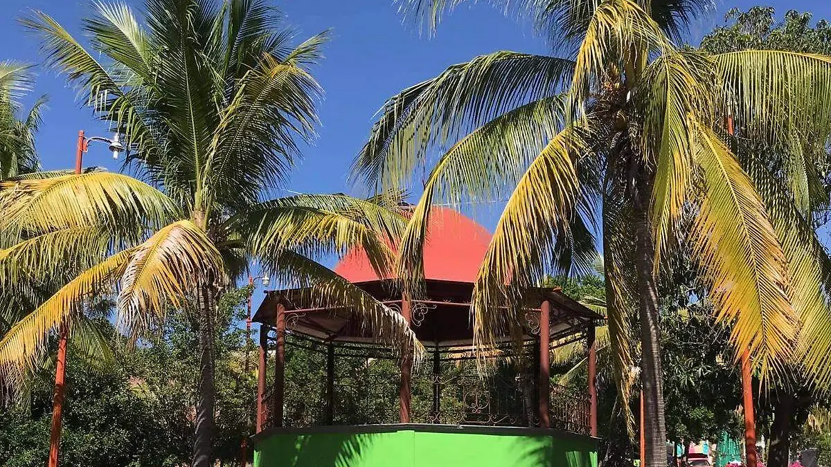 Plaza principal de Churumuco