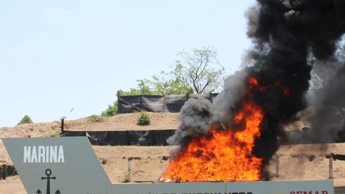 Incineración de droga por la Semar