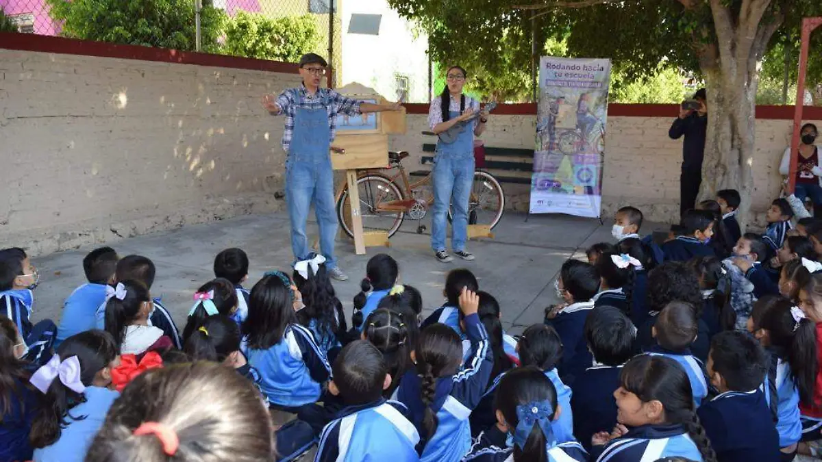Rodando hacia tu escuela 3