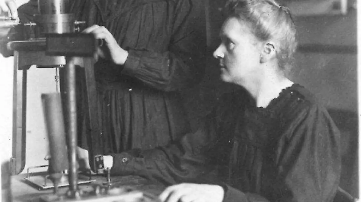 curie-marie-irene-lab-photo-3515-landscape-medium-gallery-2x