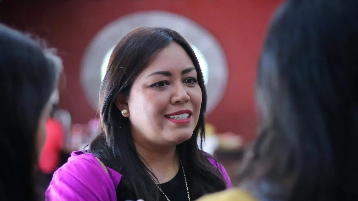 0804 SEIMUJER  Nuria Hernández