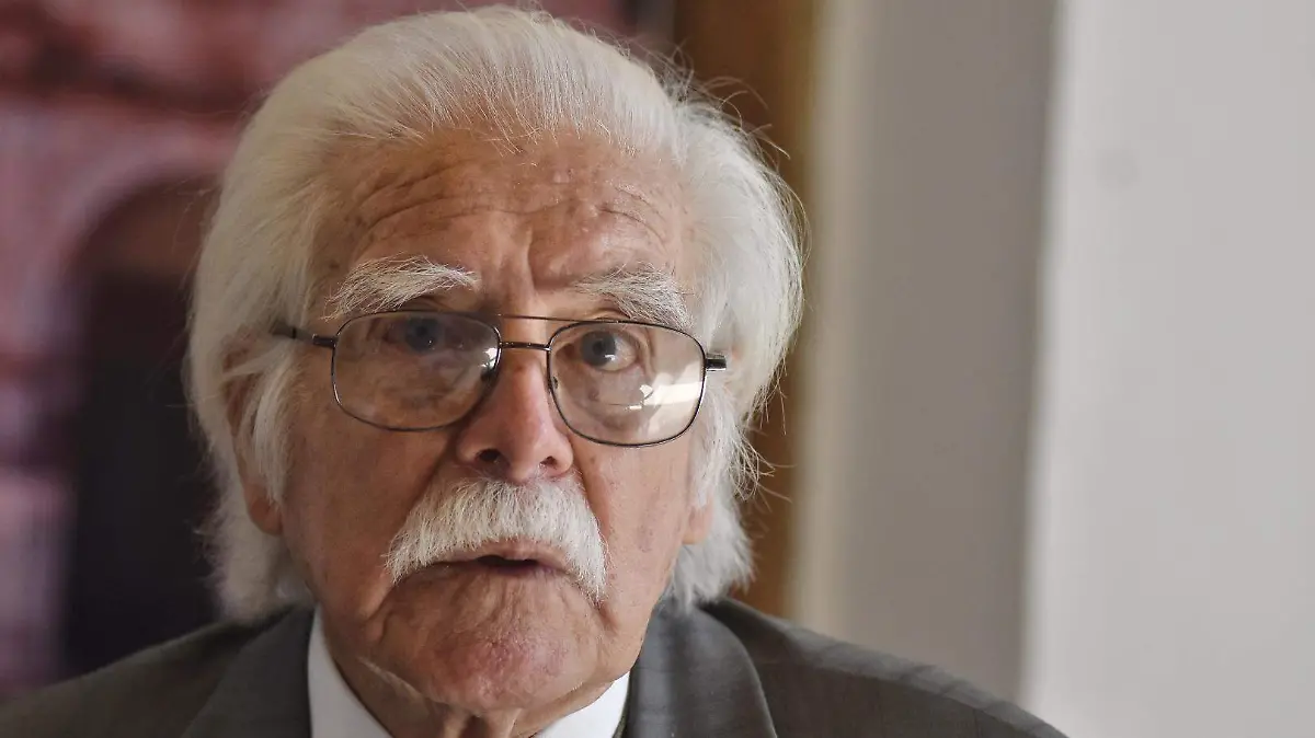 0910 PREMIO ERENDIRA ARTURO ESTRADA (fm) (8)