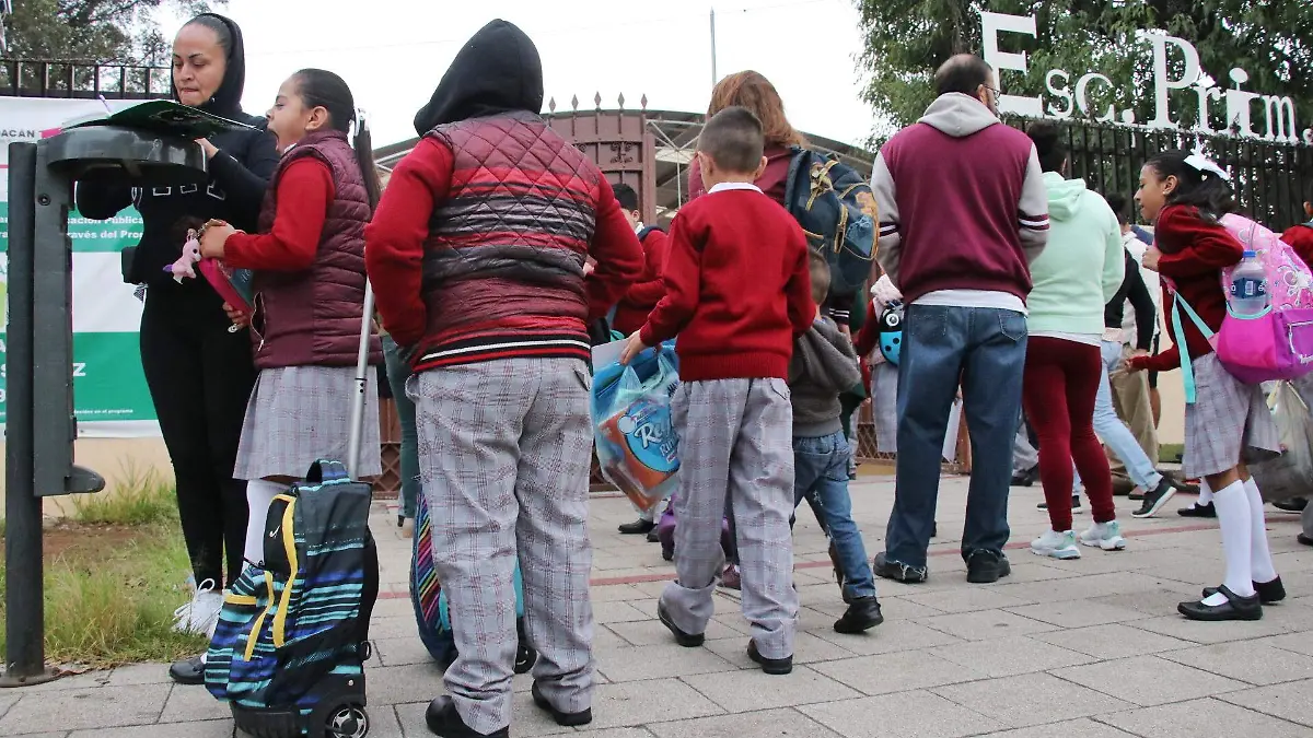 regreso a clases - FMM~01