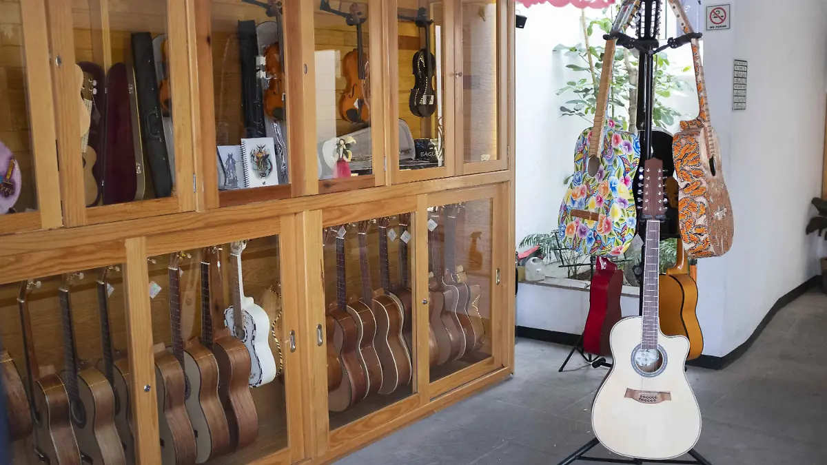 A DONDE casa paracho