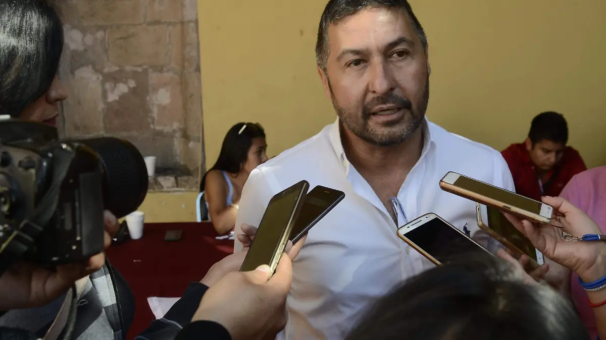 1702 VICTOR BAEZ (CHR) (3)