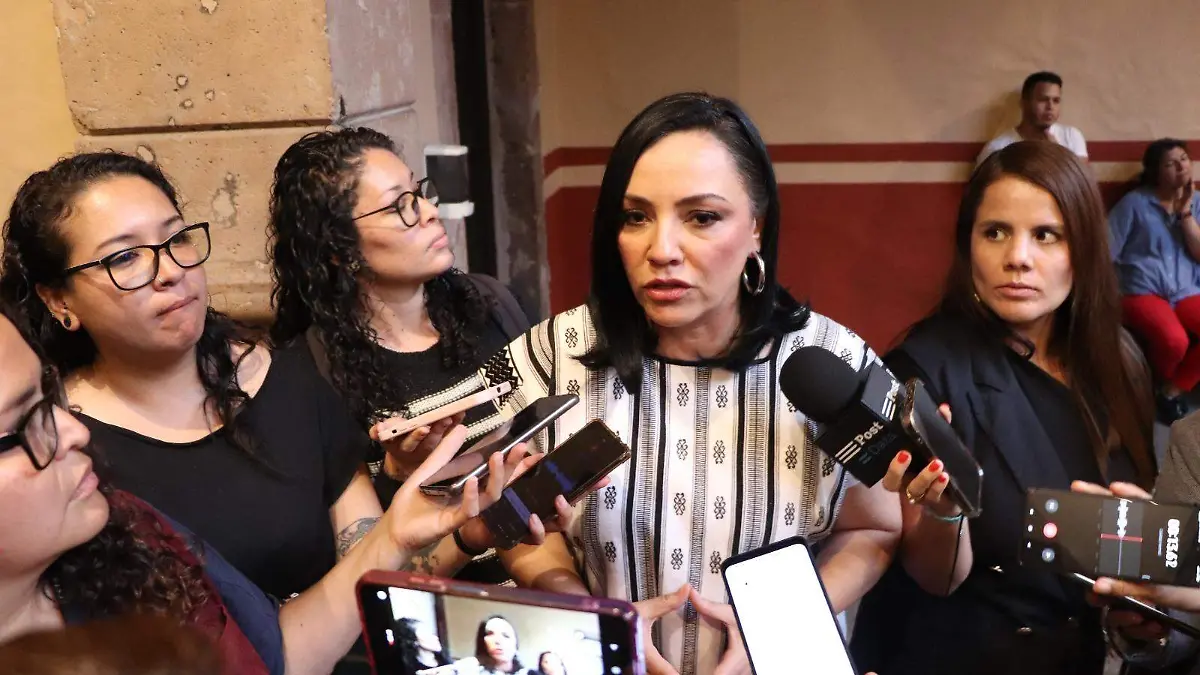 Diputada Adriana Hernández