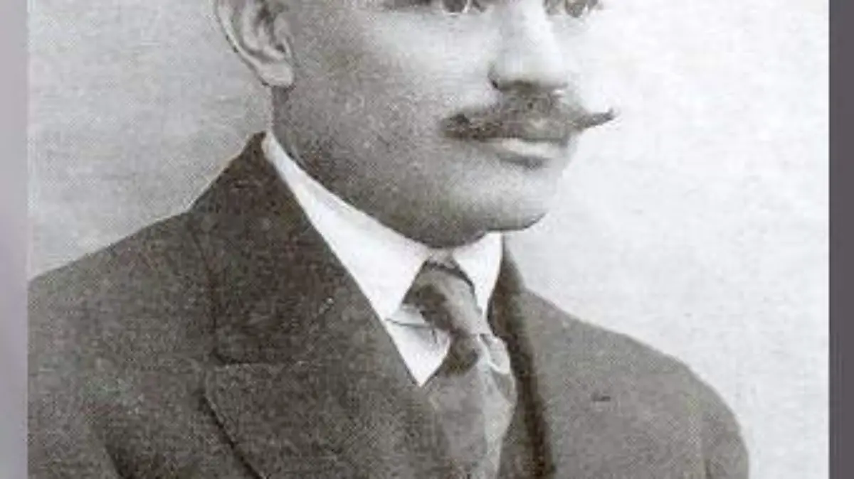 Francisco J Mugica