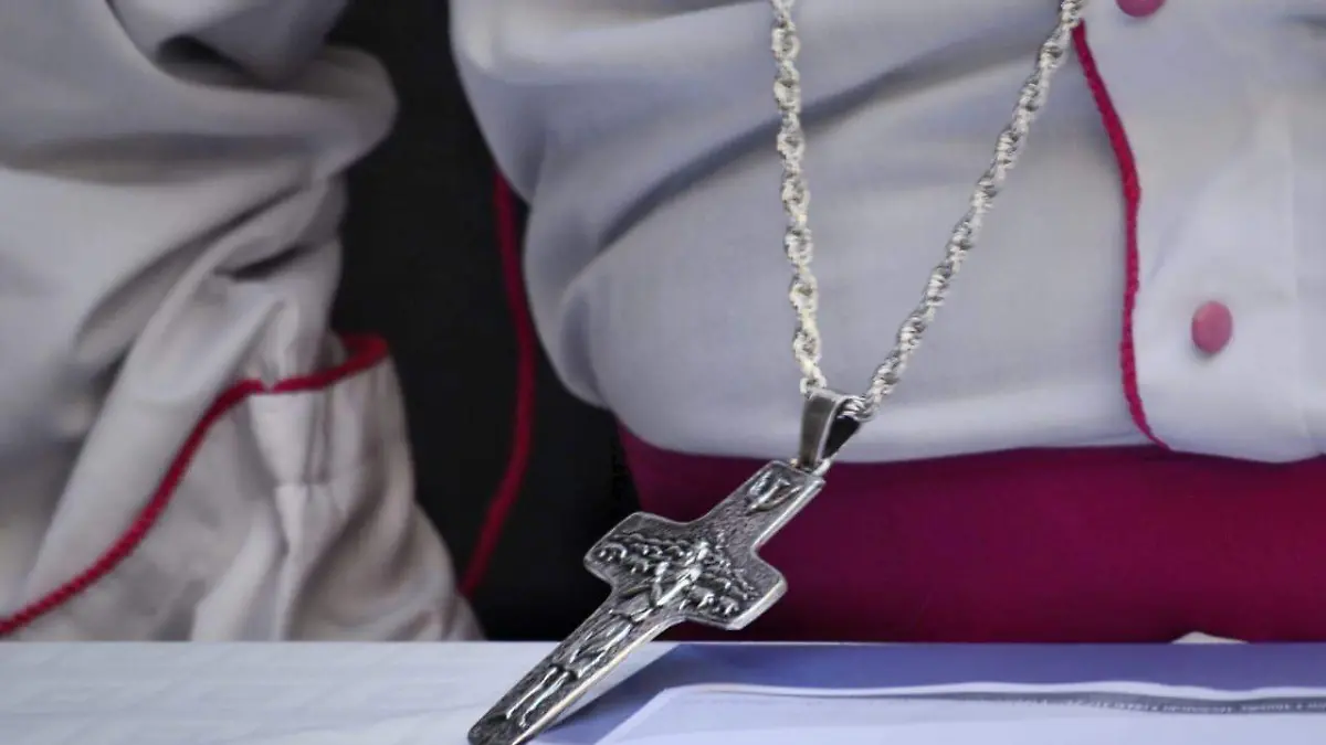 FOCO 2807 SACERDOTES (CHR) (2)