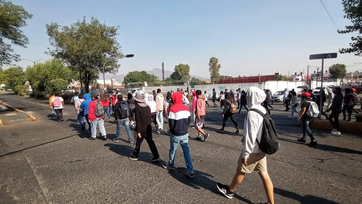 f451fdbd-80a0-4ee1-b099-6238958a0394