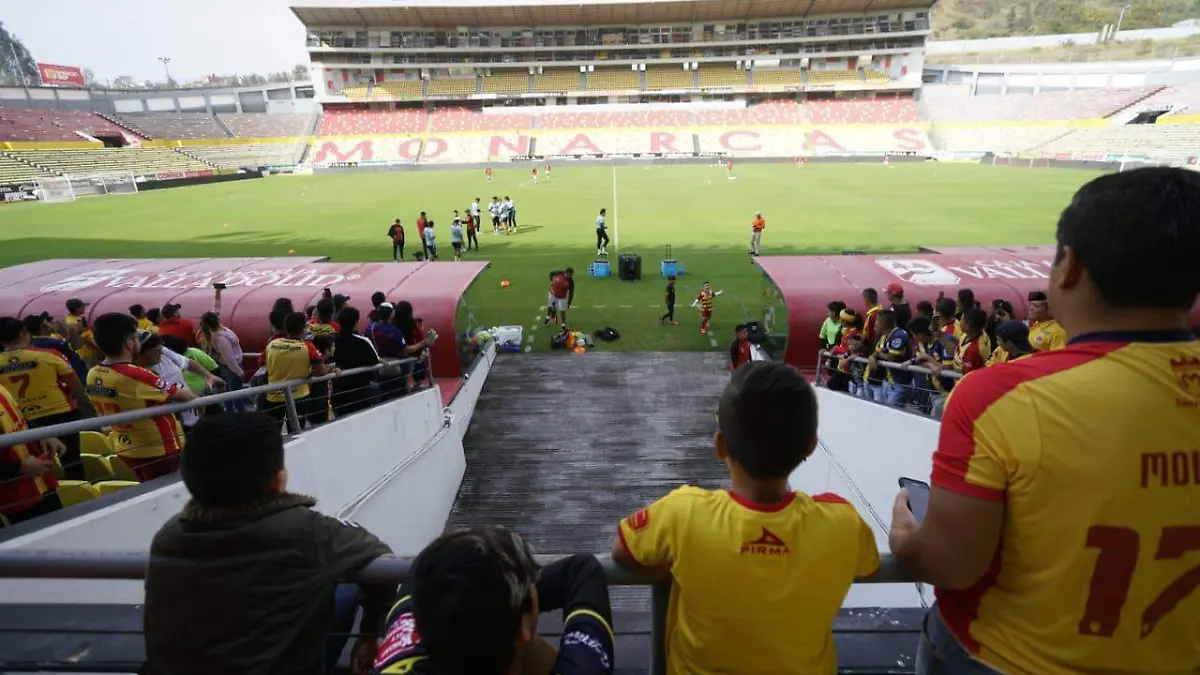 Entrenamiento de Monarcas Morelia a puerta abierta en el estadio Morelos. Fotos- Adid Jiménez 1