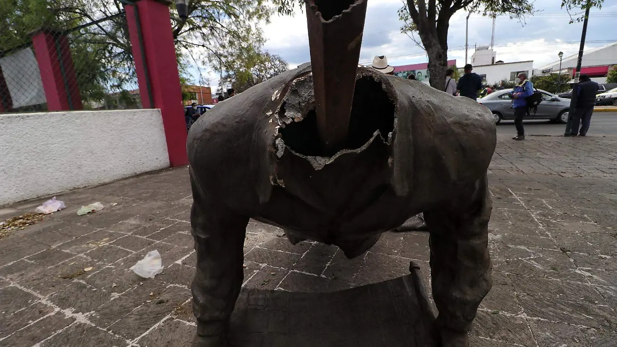 Escultura "Los Constructores"