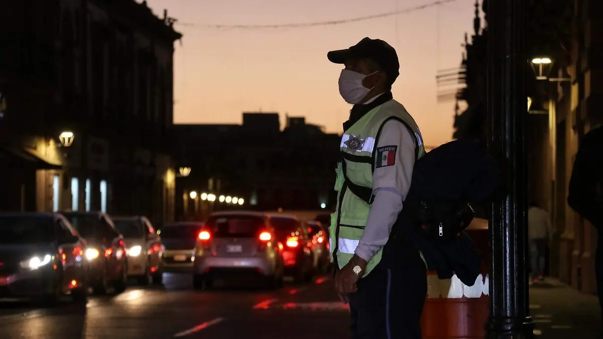 POLICÍA - FMM_09