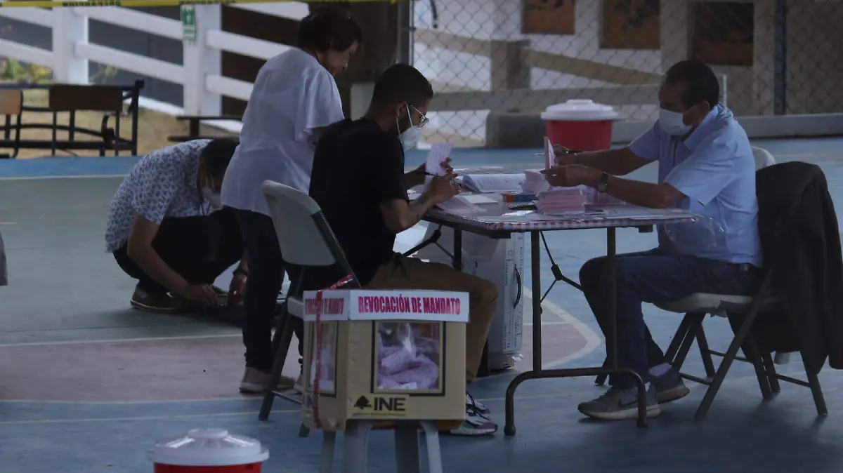 inicia conteo de votos