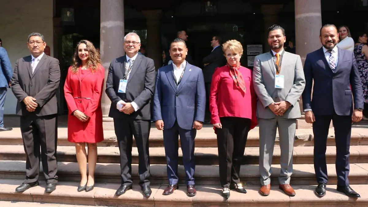 Reunión entre  institutos y tribunales electorales