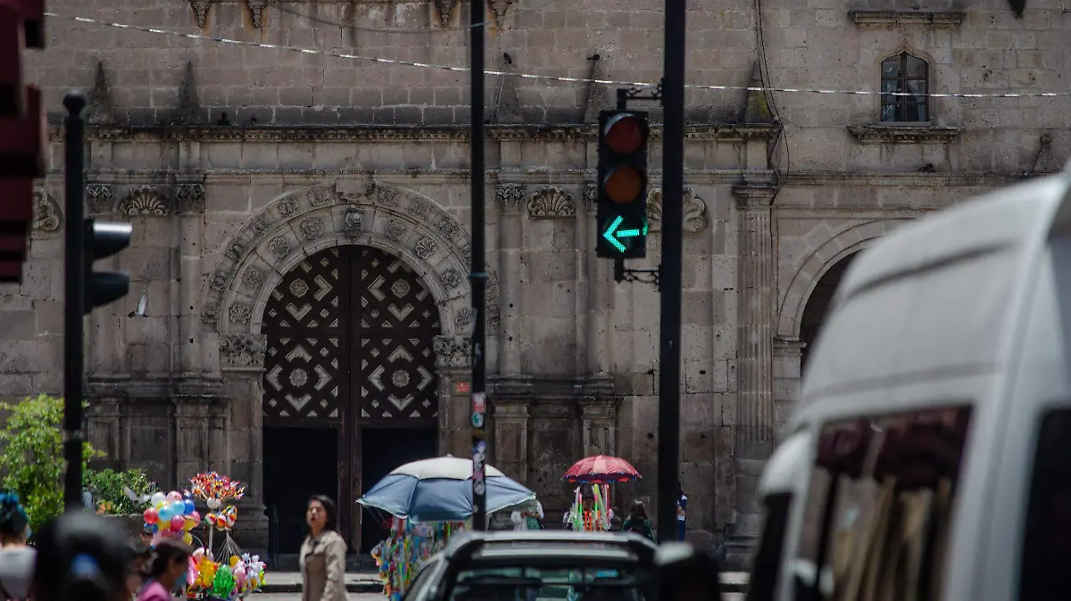 2207 SEMAFOROS_CHR (4)
