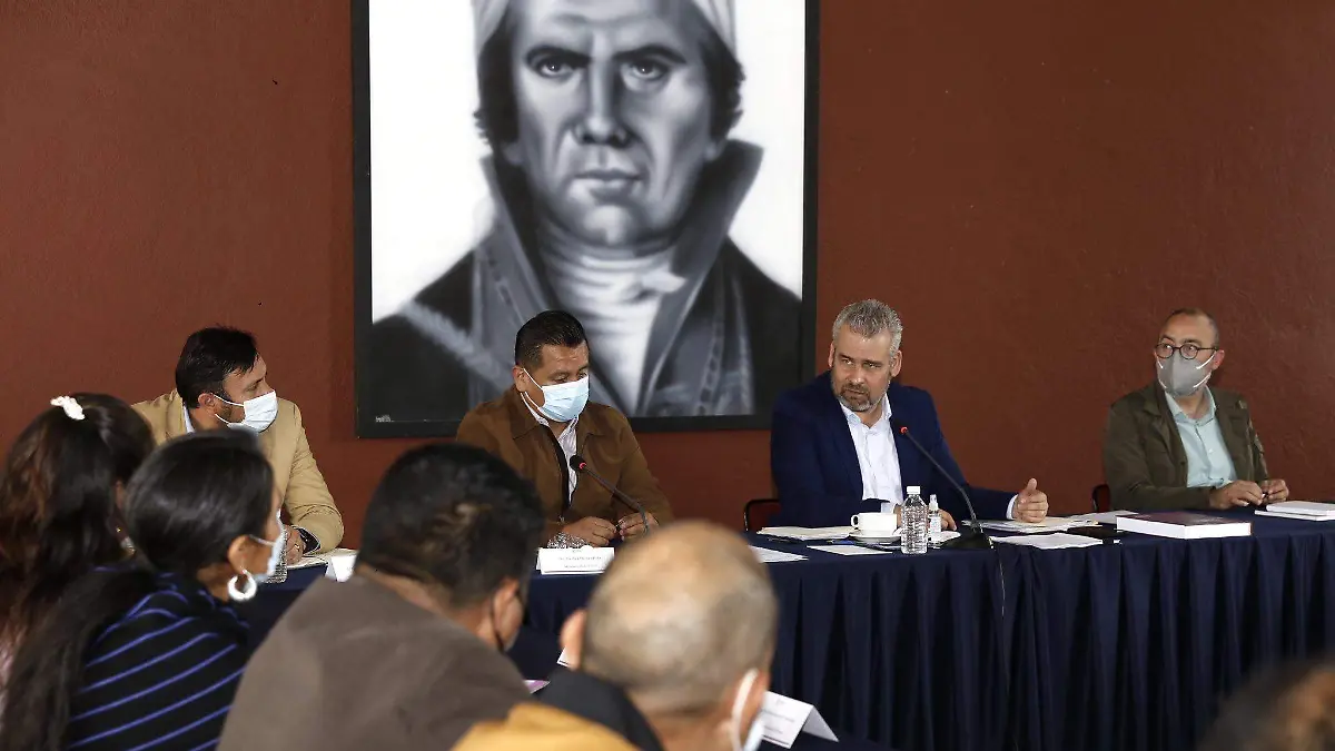 Alfredo Bedolla y Cherán2