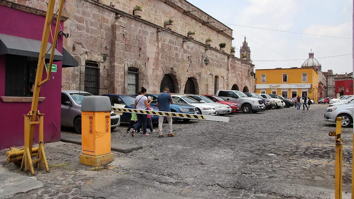 Estacionamientos  -  FMM~01