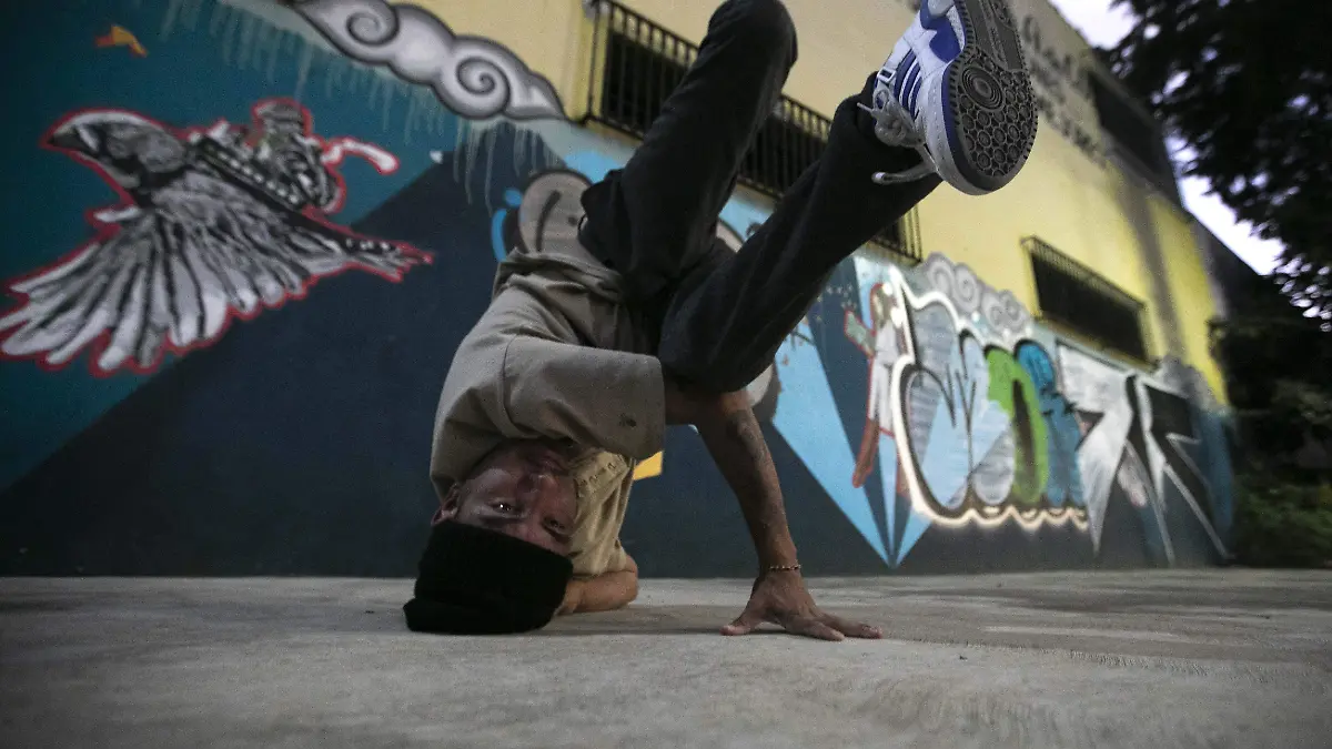 Breakdance-IAV-2