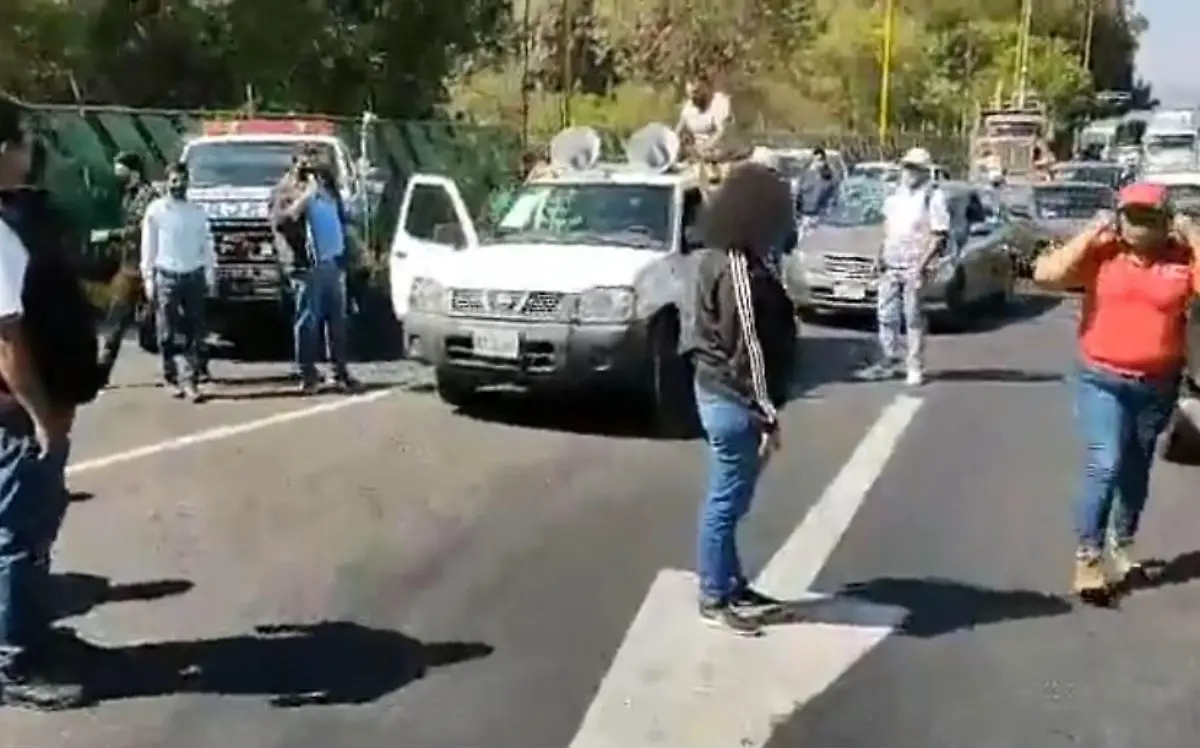 Plaza de cobro en Zirahuén Foto  Cortesía SCT Michoacán
