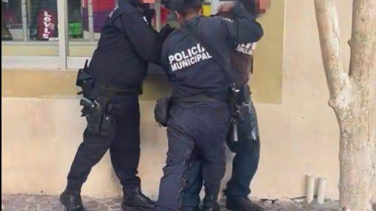 policías