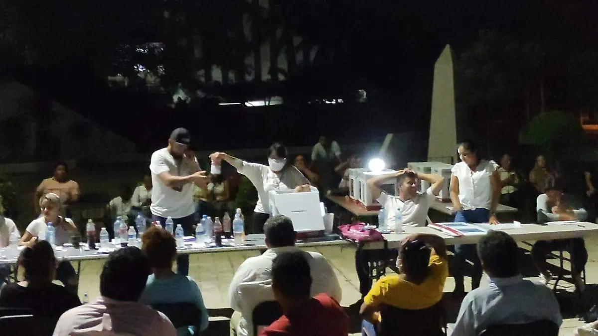 Morena Lázaro Cárdenas