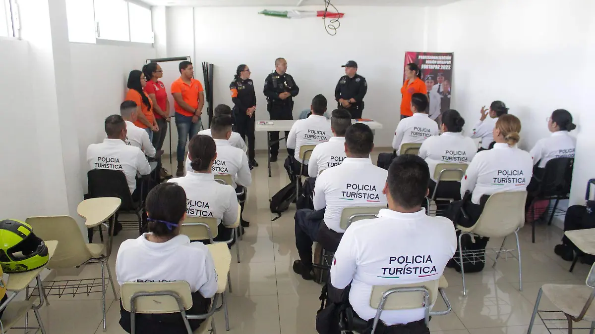 Capacitación de la tercera generación de Policía Turística