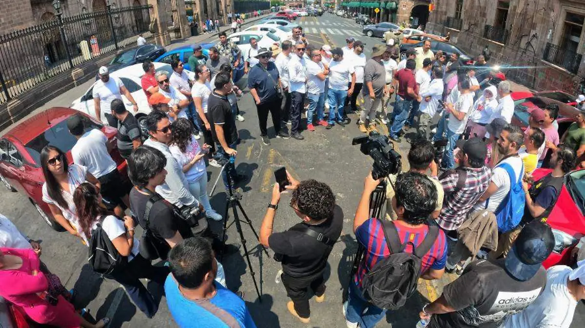 Trabajadores de aplicaciones digitales piden mayor seguridad (2)