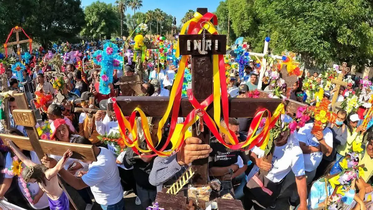 Cruces adornadas