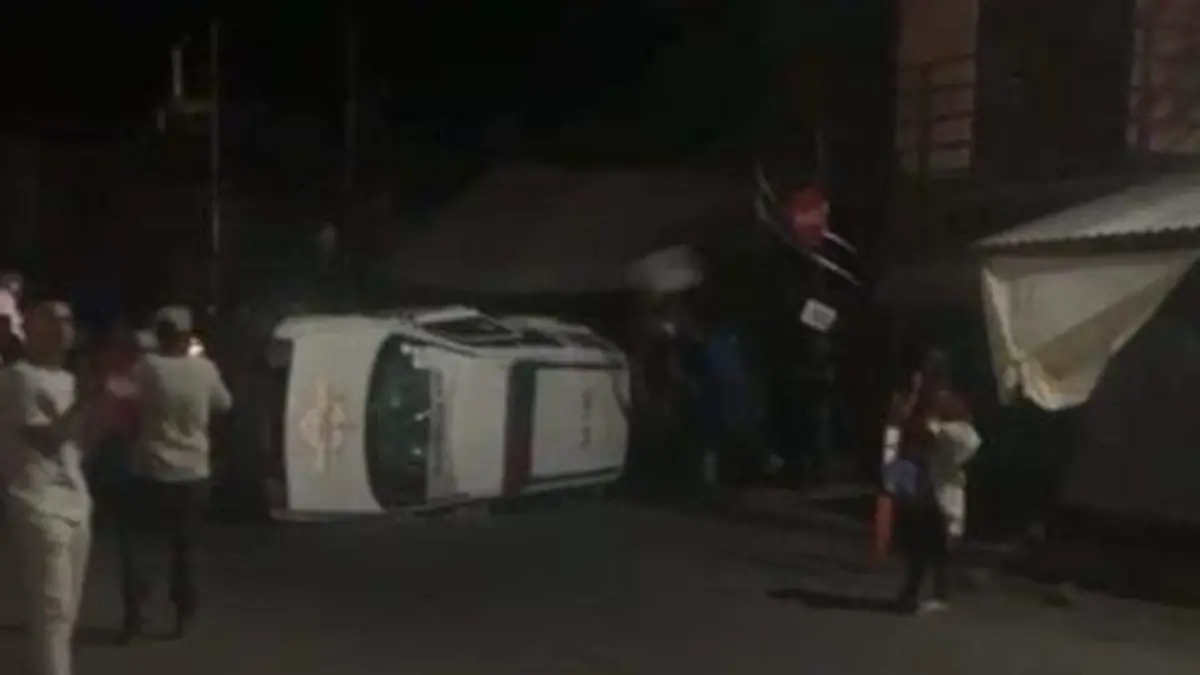 Patrulla volcada