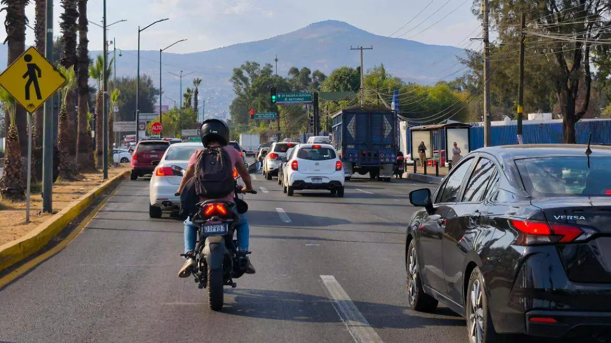 Motocicletas en la ciudad (3)