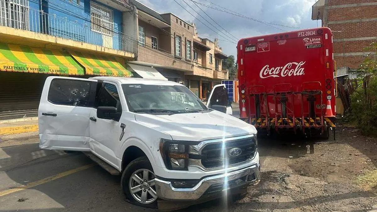 Camioneta con impactos bala