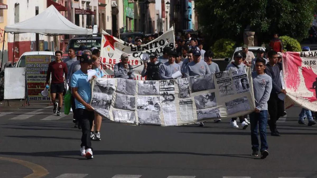 Marchan estudiantes de la CUL (5)