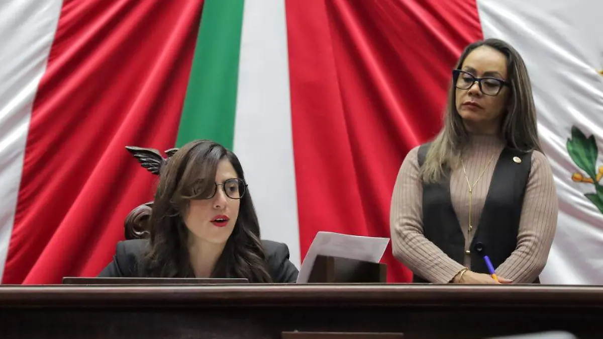 Sesión en el Congreso del Estado de Michoacán (6)