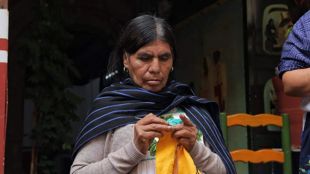 Anuncio del concurso de Muebles Tallados y Textil de Algodón Bordado (1)