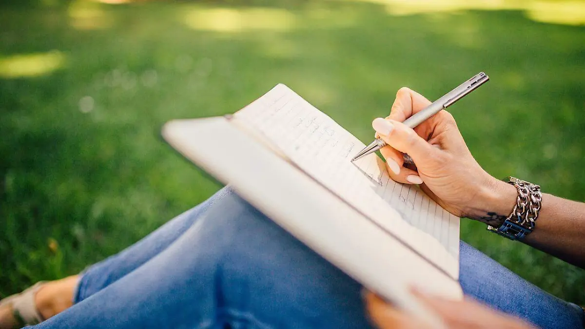 writing-923882_1280