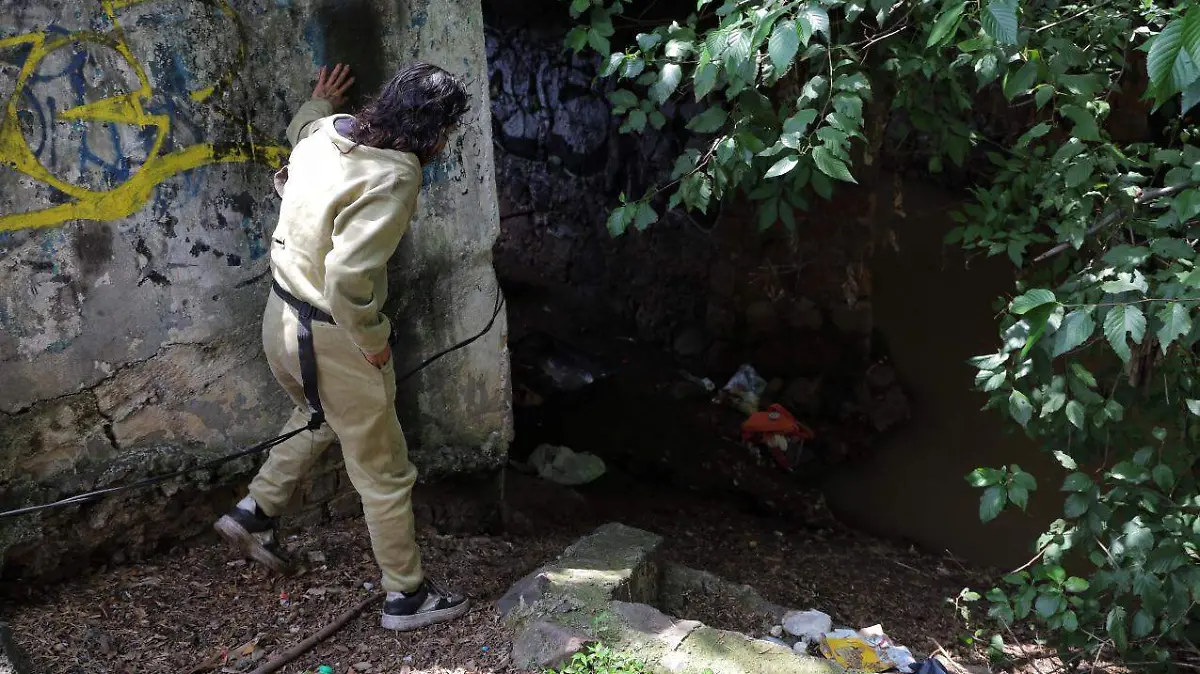Habitantes en los puentes del rio chiquito (3)