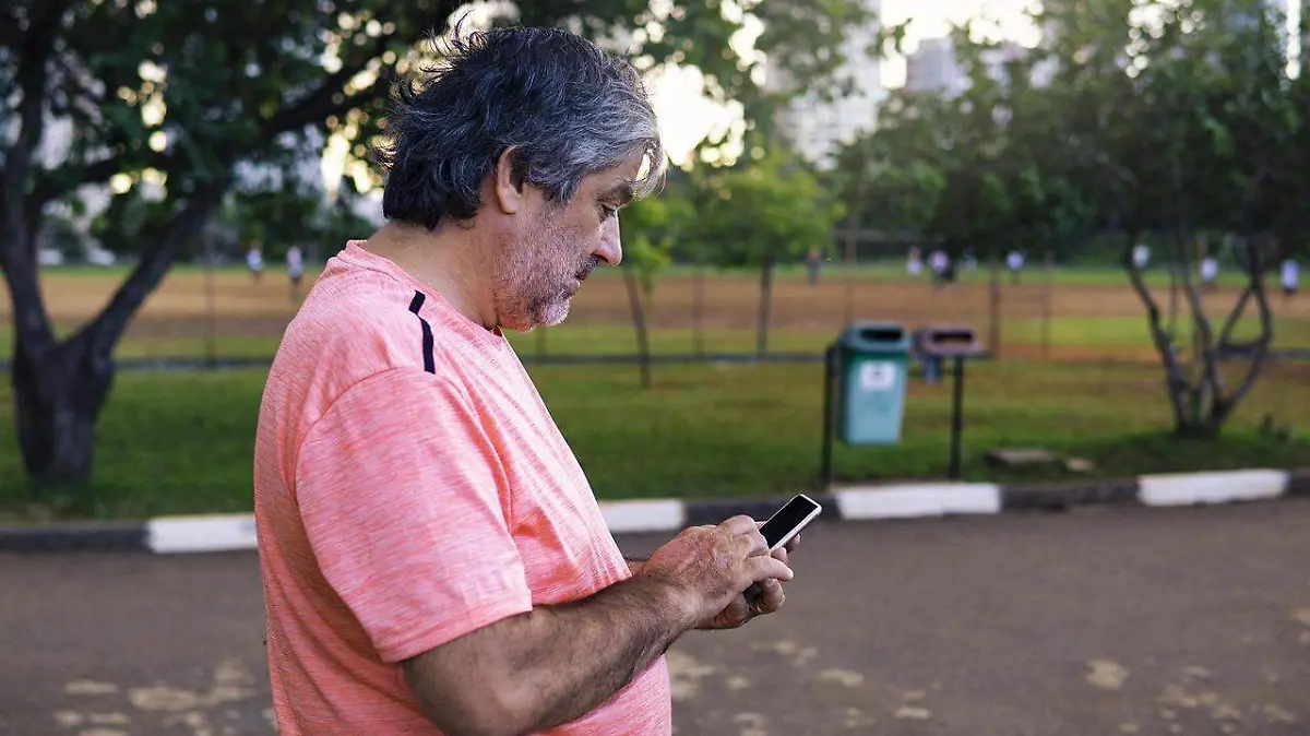 elderly-man-5296023_1280