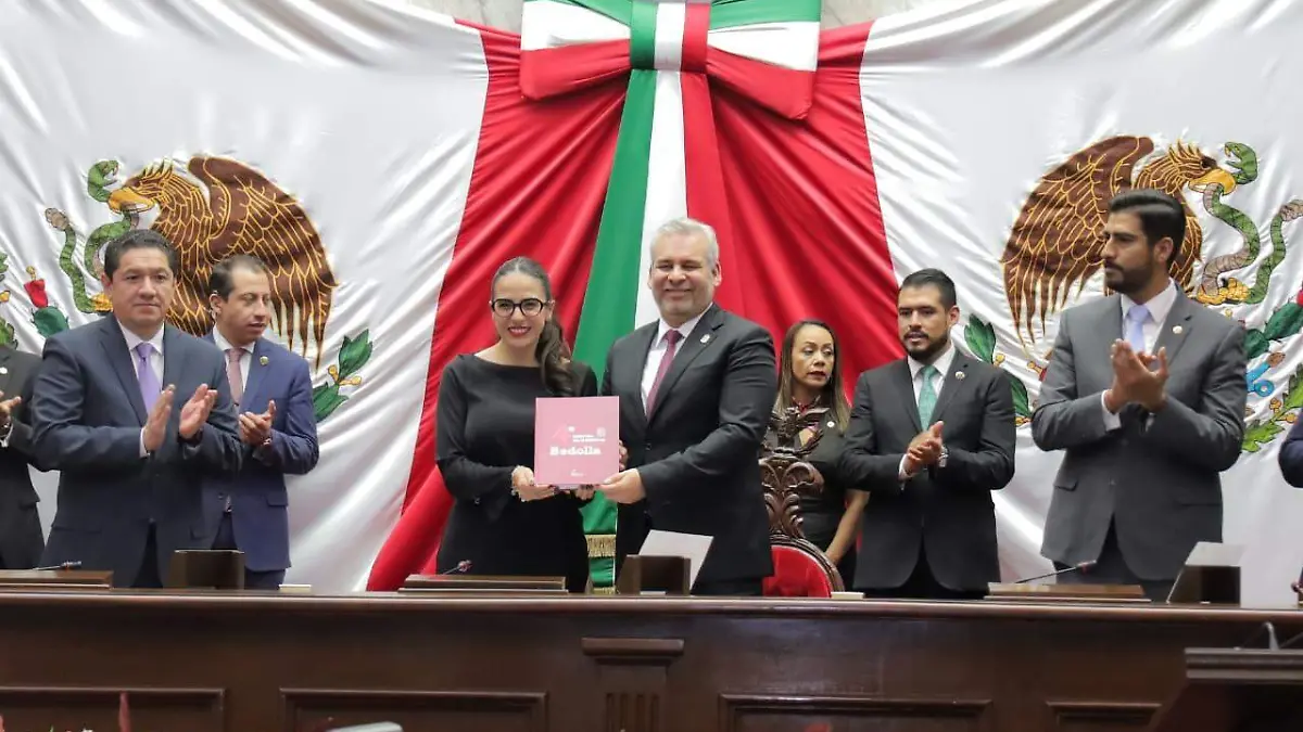 Gobernador estatal, Alfredo Ramírez Bedolla y Giulianna Bugarini, presidenta del Congreso de Michoacán