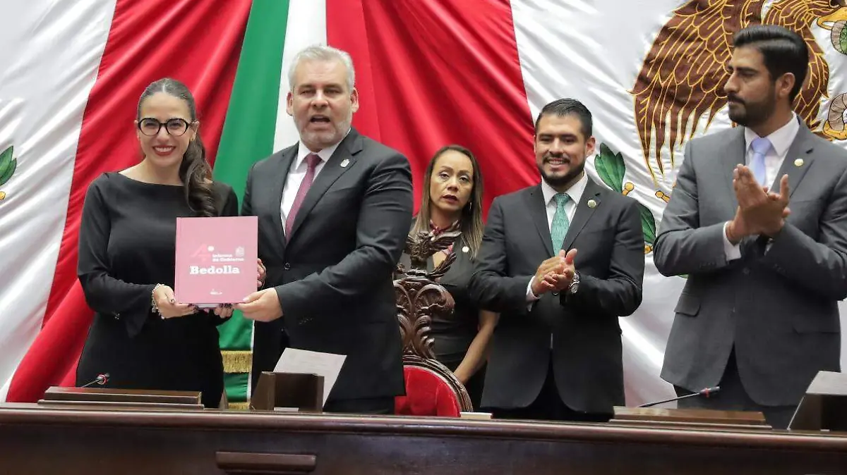 Alfredo Ramírez Bedolla entrega informe
