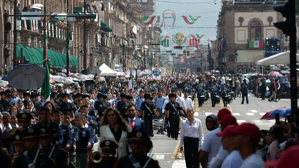 Desfile por el natalicio de José María Morelos y Pavón