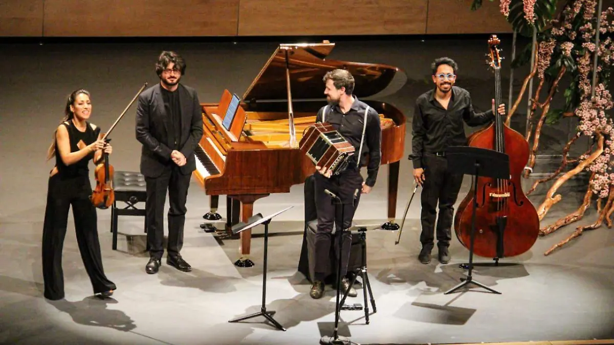 WhatsApp Image 2025-11-15 at 21.10.02