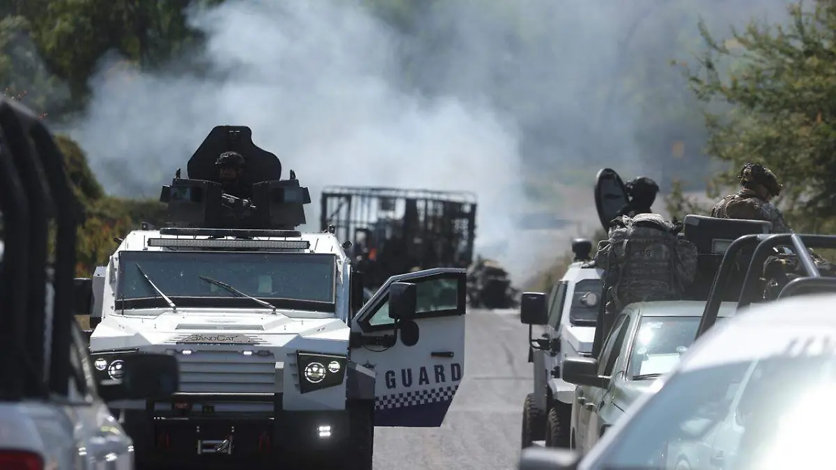 Elementos de la Guardia Civil atendiendo bloqueo