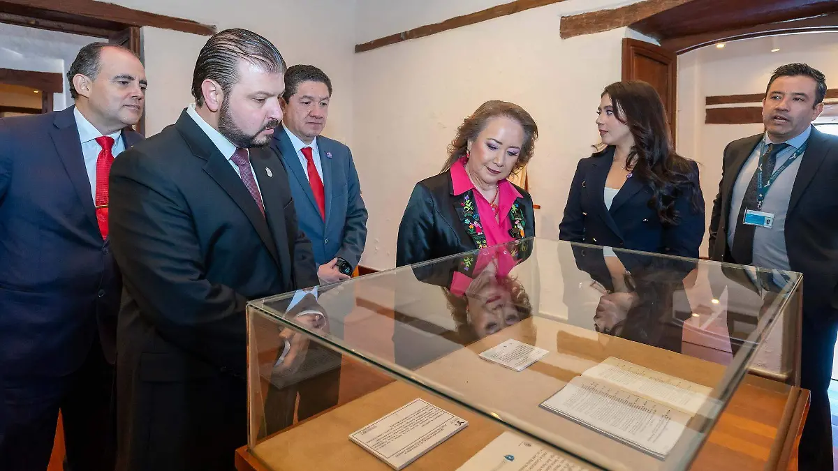 yasmin esquivel ministra