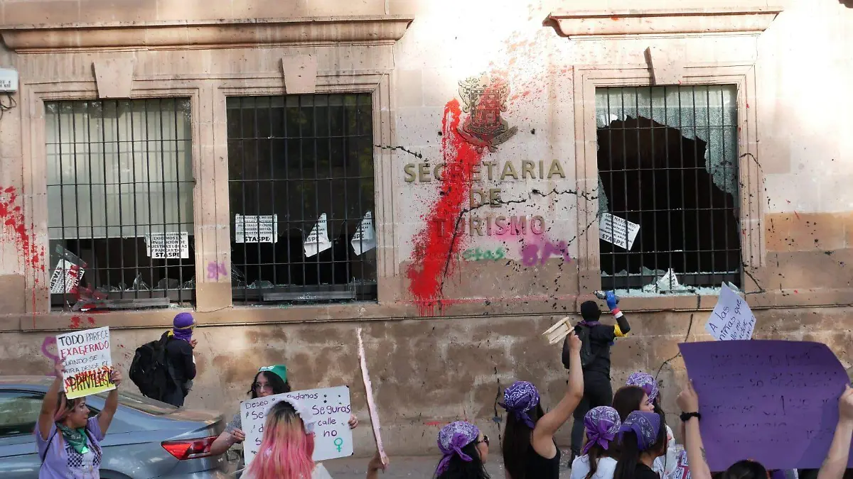 marcha frente violeta iconoclasia