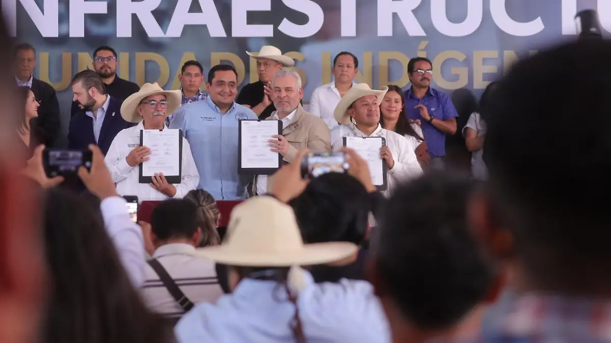 Firma convenio FAEISPUM con Comunidades Indígenas (1)