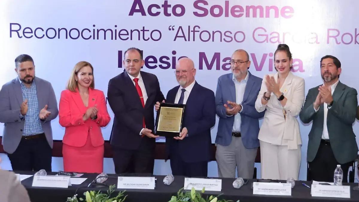 Reconocimiento  “Alfonso García Robles“.